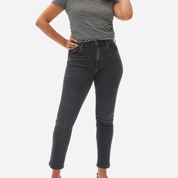 Everlane: The Curvy Cheeky Jean - Picture 3 of 4